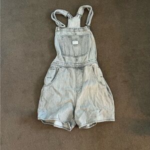Women’s Levi’s Overall Shorts Sz. M